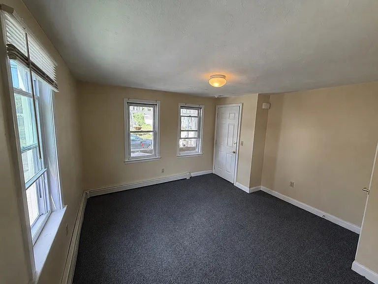 15-17 Chestnut St #2 — Photo 6