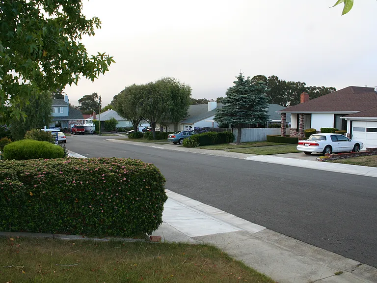 777 Cypress Ave — Photo 5