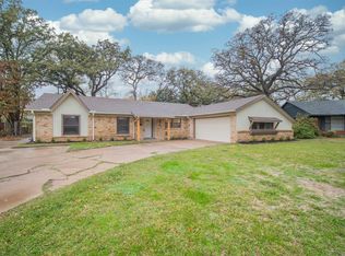921 Tanglewood Dr W, Irving, TX 75061