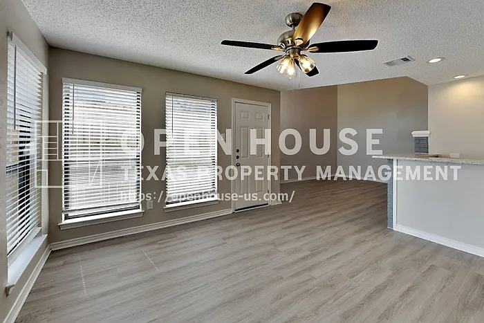2104 Rose Cliff Ln — Photo 5
