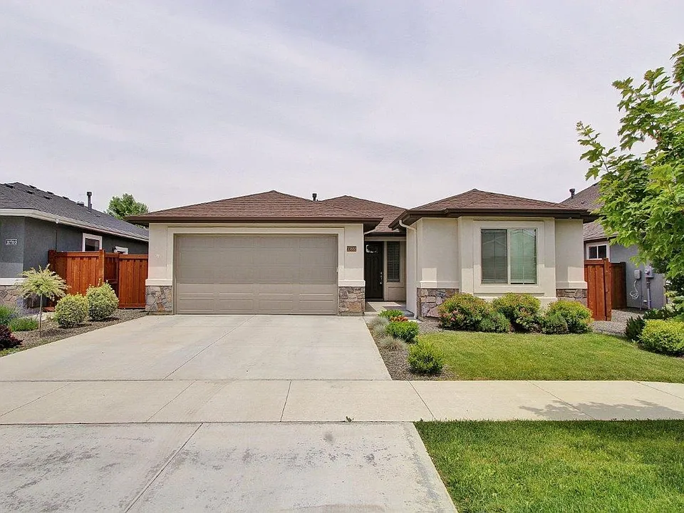 10688 W Leilani Dr