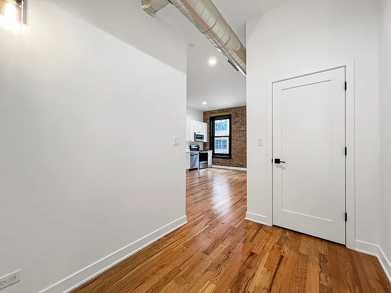 309 W Chicago Ave #302 — Photo 19