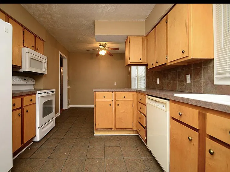 4355 S 41st Ave — Photo 11