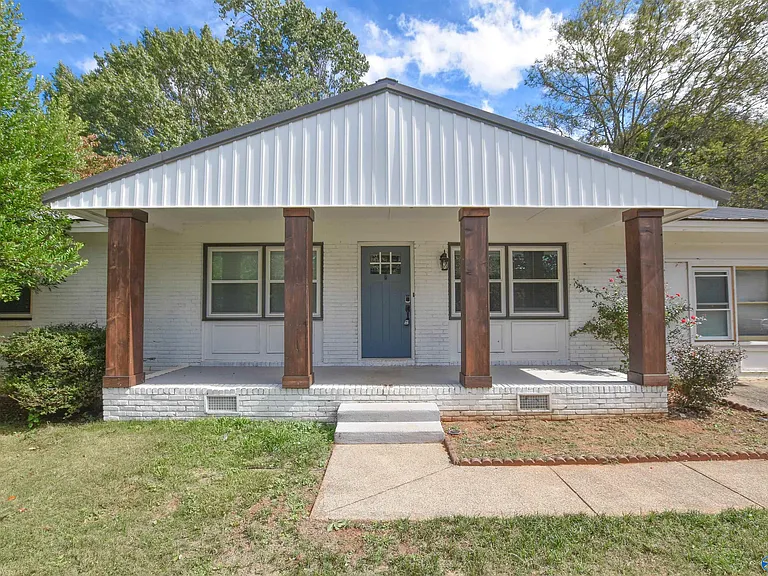 11021 Strong Dr SE — Photo 3