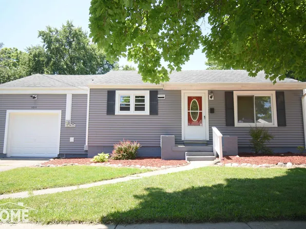 1011 N Dewey St, Owosso, MI 48867