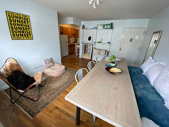 2nd image of 158 Jefferson St #2