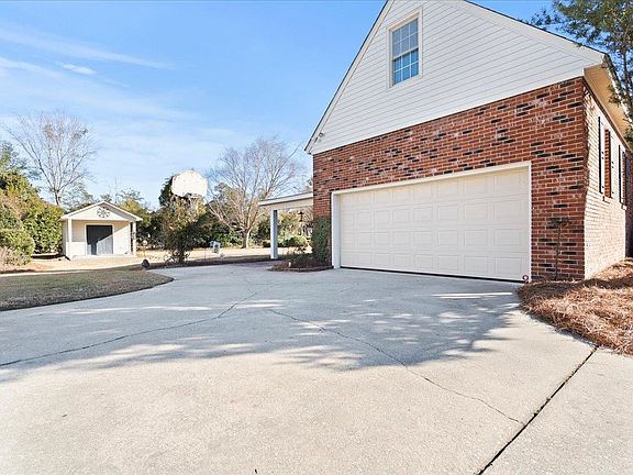 4th image of 410 Devon Rd.