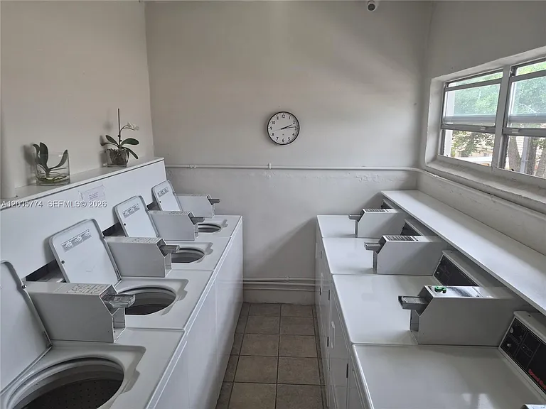 415 NE 2nd St #202 — Photo 11