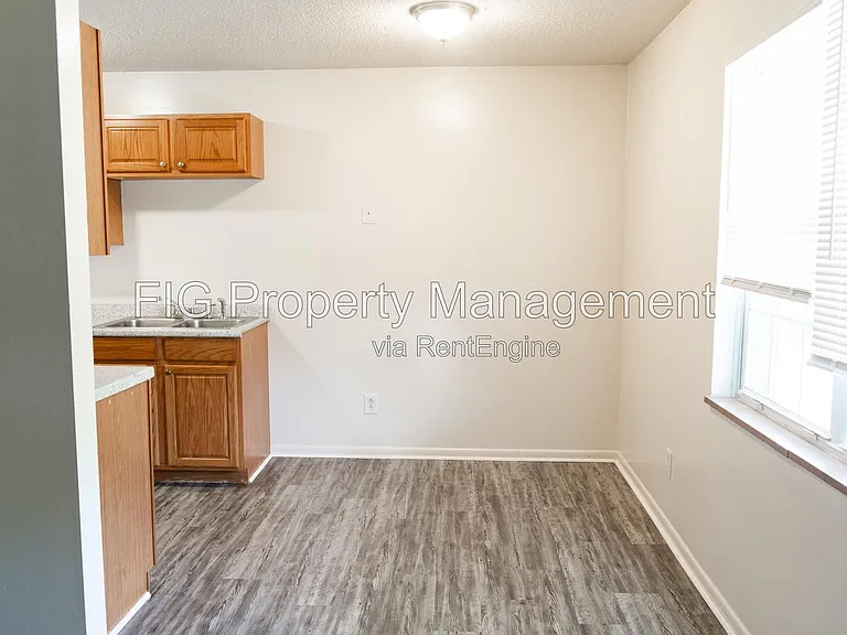 706 E Inskip Dr #12 — Photo 4