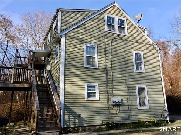 15 Mellow Ct #2, Pawcatuck, CT 06379