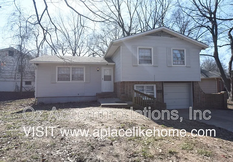 8107 E 89th Ter — Photo 2