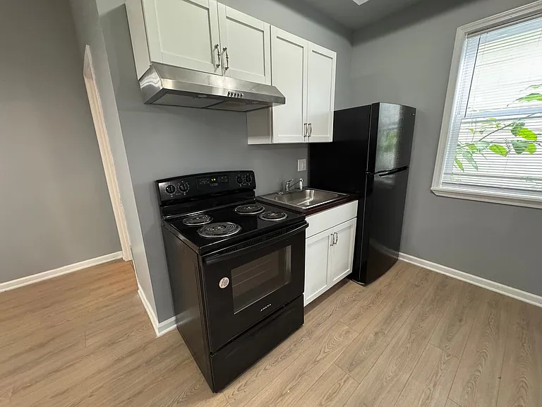 1224 S Belmont Ave — Photo 4
