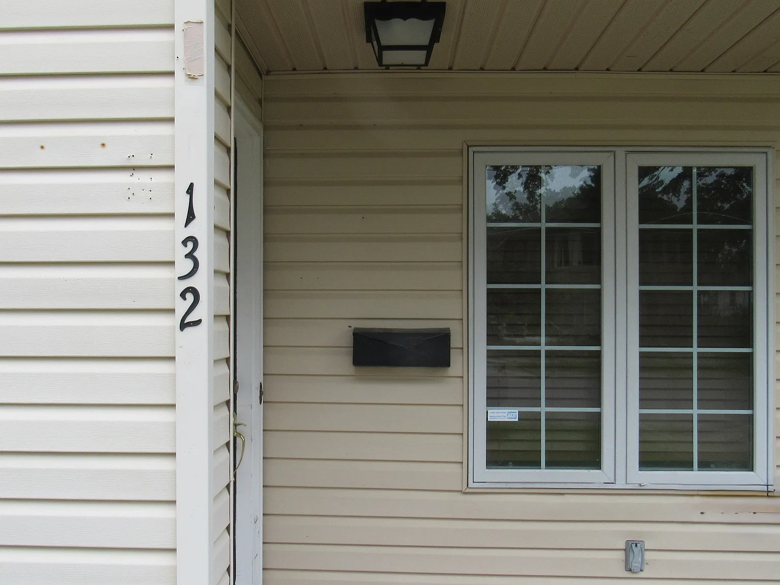 2 bed, 900 sqft, $2,000 — Photo 1