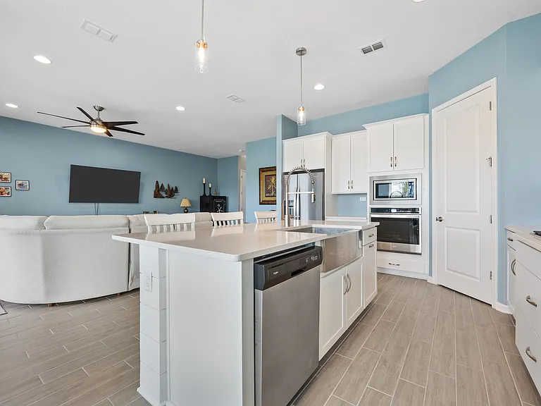 405 Rum Runner Way St — Photo 5