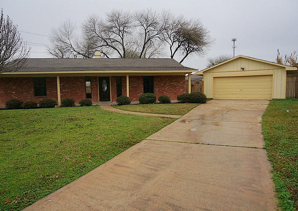 1st image of 19714 Hunt Lake Ln