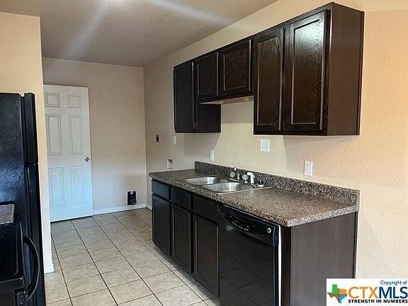 3rd image of 1305 Covey Ln