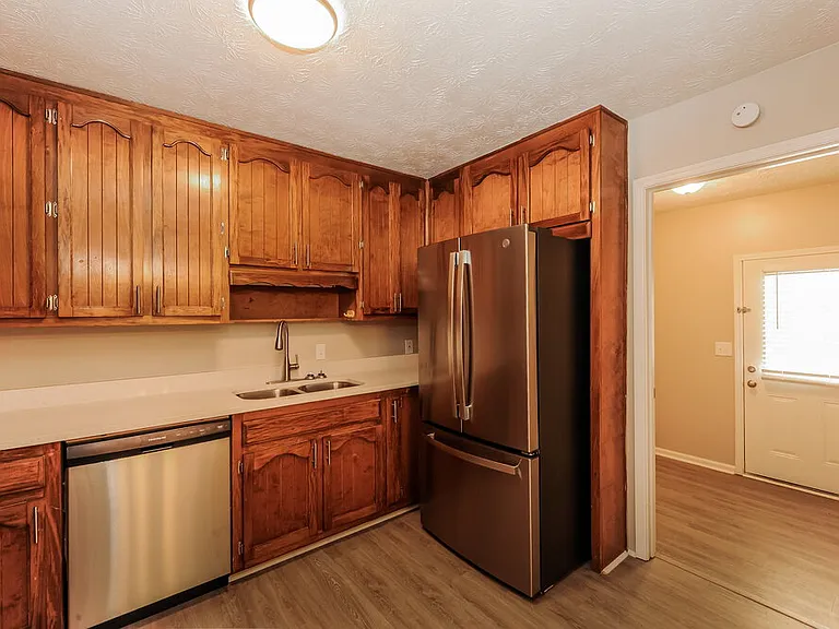 3325 Shady Cove Rd — Photo 8