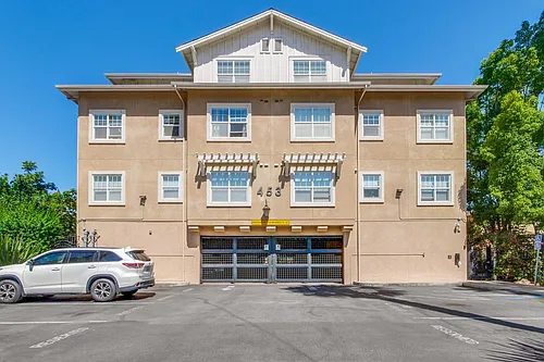 453 E Okeefe St #307 Photo 1