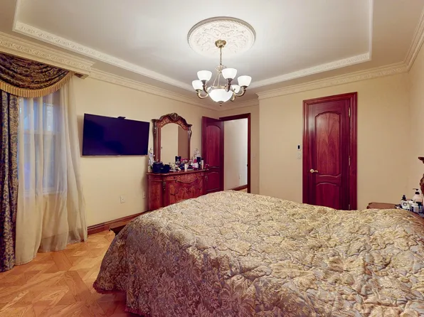 120 Oceana Drive West image 21 of 37