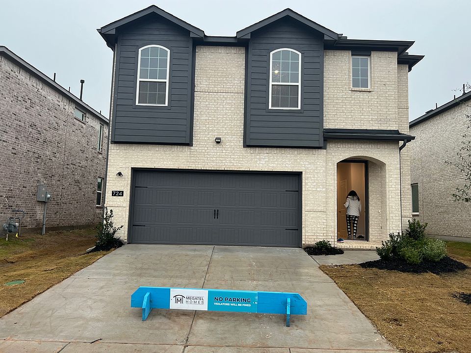 1st image of 724 Santa Lucia Dr