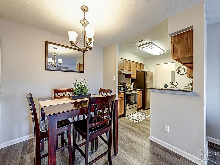 Remington Apartments — Photo 17