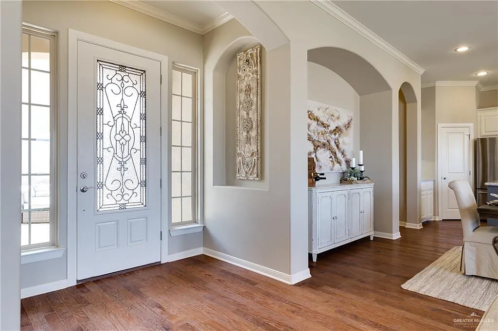 5 bed, 5.0 bath, 2730 sqft, $3,300 — Photo 4