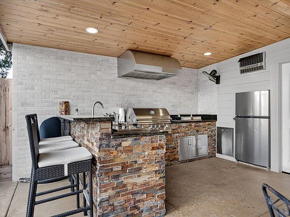 5th image of 23547 Avenue 184