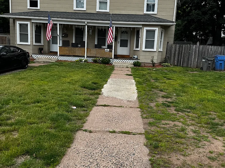 81 Bissell St #81 — Photo 23