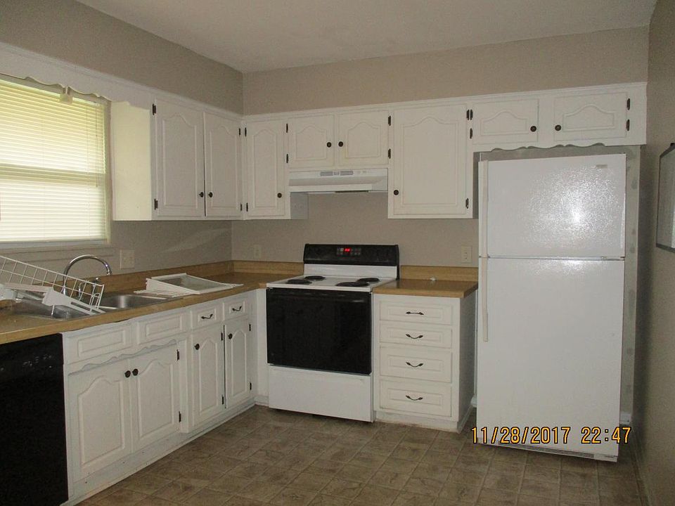 2nd image of 16427 W 123rd St