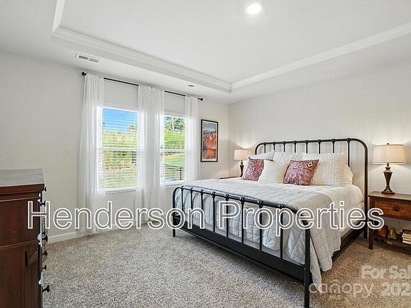 5th image of 3140 Seville St