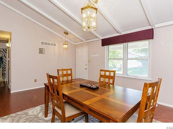 3rd image of 1427 Glenlea Dr