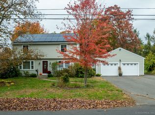 15 Maiden Ln, Plainville, CT 06062