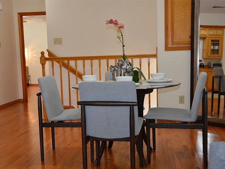 6507 Morningside Dr #UPSTAIRS — Photo 1