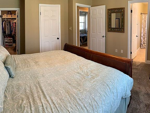 Master with walk in closet