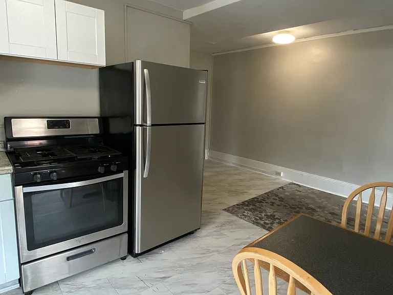 308 E Seneca St — Photo 17