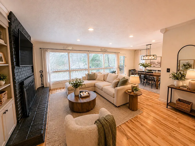 323 Forrest Glen Rd — Photo 5