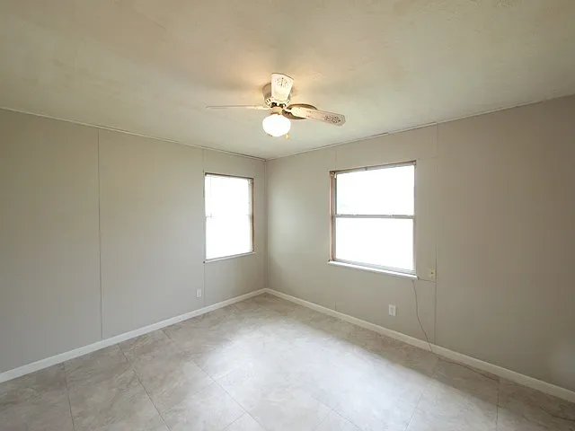 708 Jefferis Ave — Photo 14