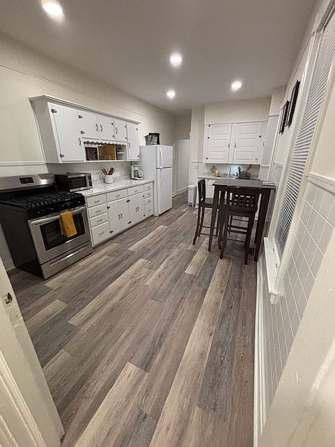 1st image of 105 E Main St