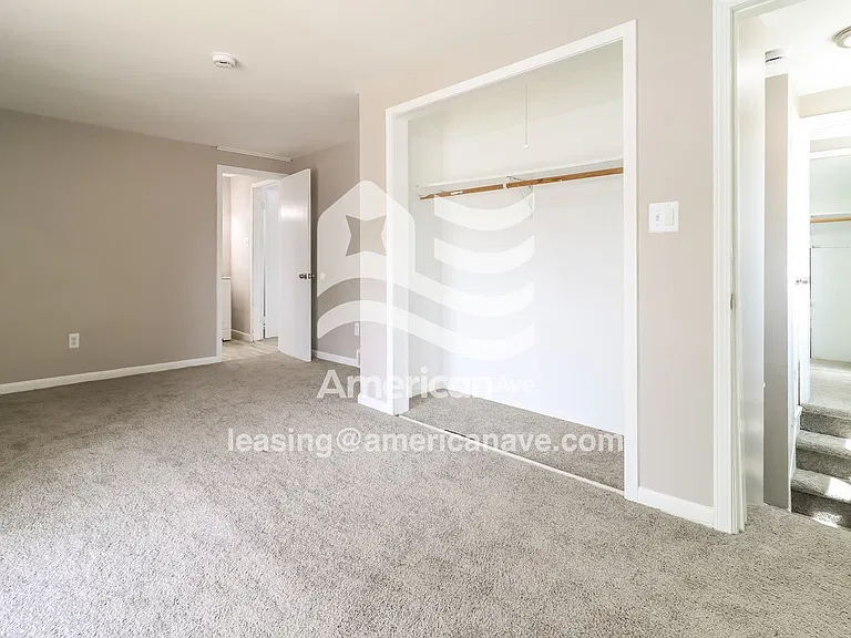 1477572_010_bedroom_11.jpg