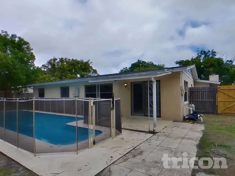 120 Waverly Dr — Photo 17