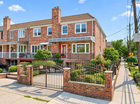 5902 70th Street, Maspeth, NY 11378