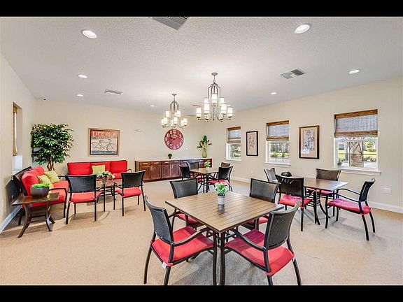5th image of 220 Pullman Cir