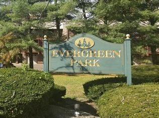 318 Knapps Hwy UNIT 318, Fairfield, CT 06825