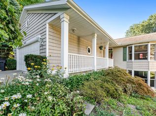 16912 James St, Holland, MI 49424