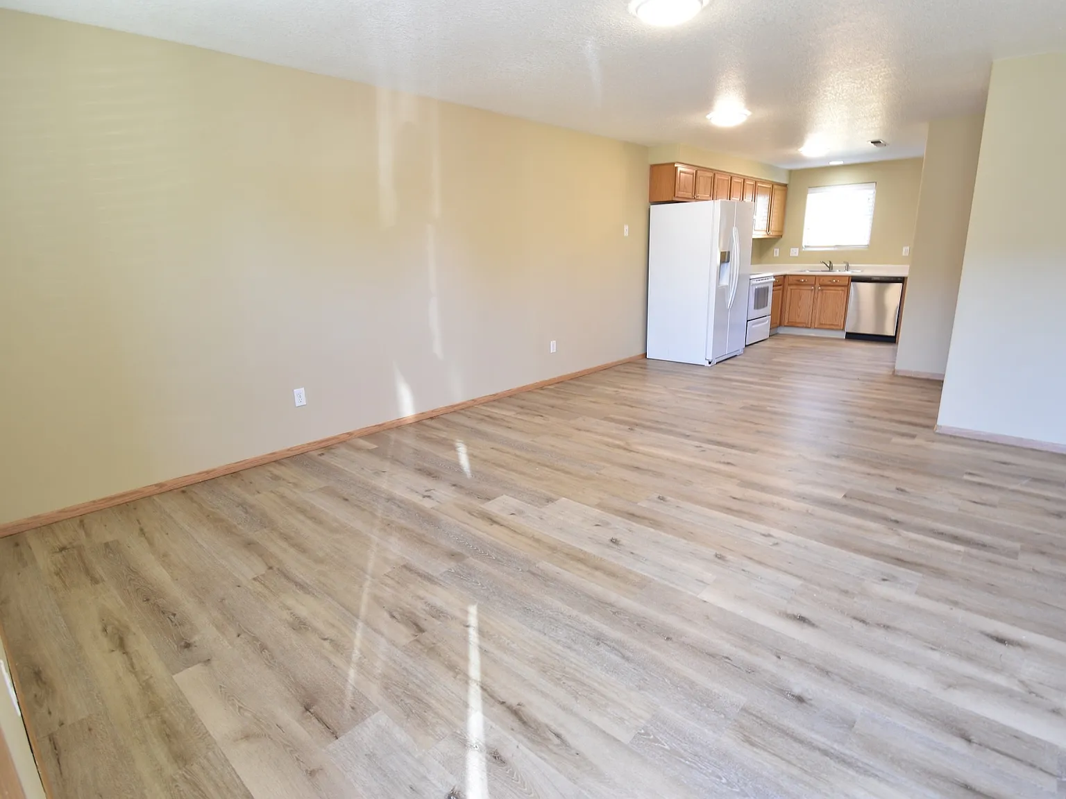 2 bed, 2.5 bath, 1074 sqft, $1,750 — Photo 2