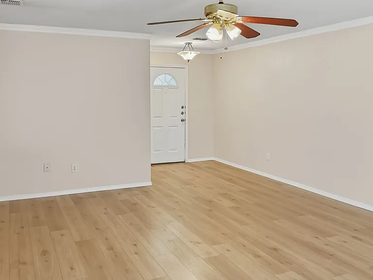 10112 Chapel Glen Ter — Photo 8