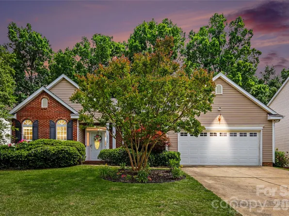10312 Fairbourne Ct, Charlotte, NC 28269