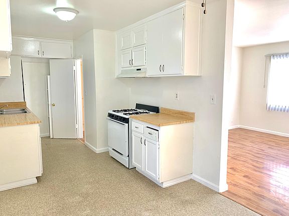 3rd image of 6537 Woodley Ave APT B