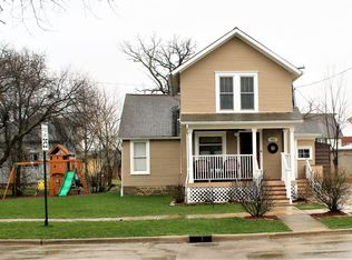 155 E McKinley Ave, Hinckley, IL