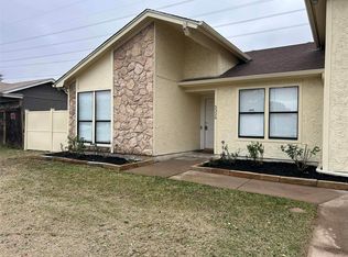 5326 Creek Valley Dr, Arlington, TX 76018
